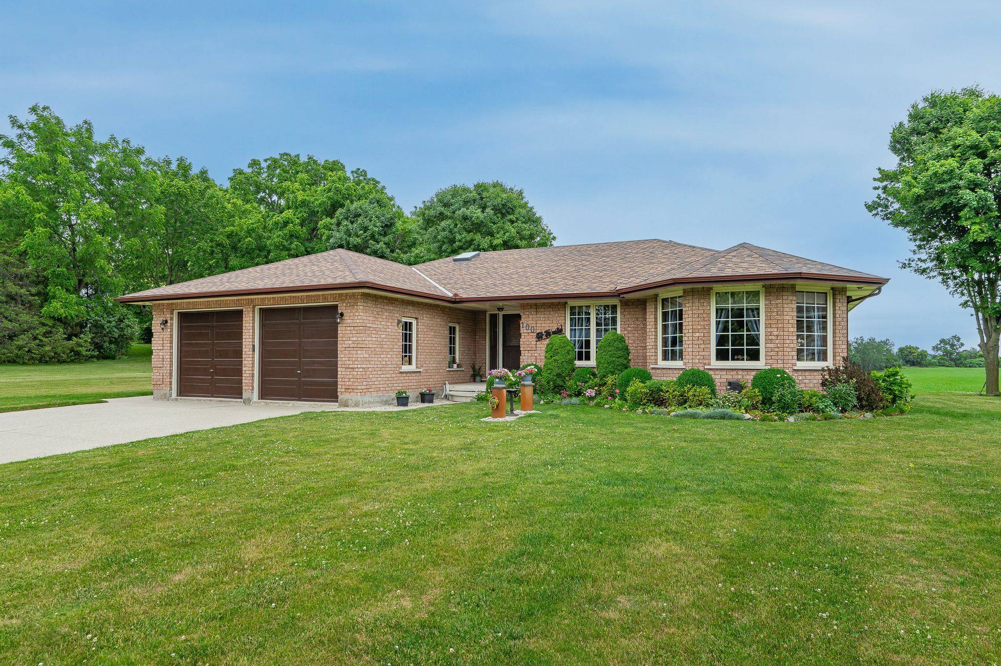 Blandford-blenheim, ON N0J 1B0,100 Baird ST S