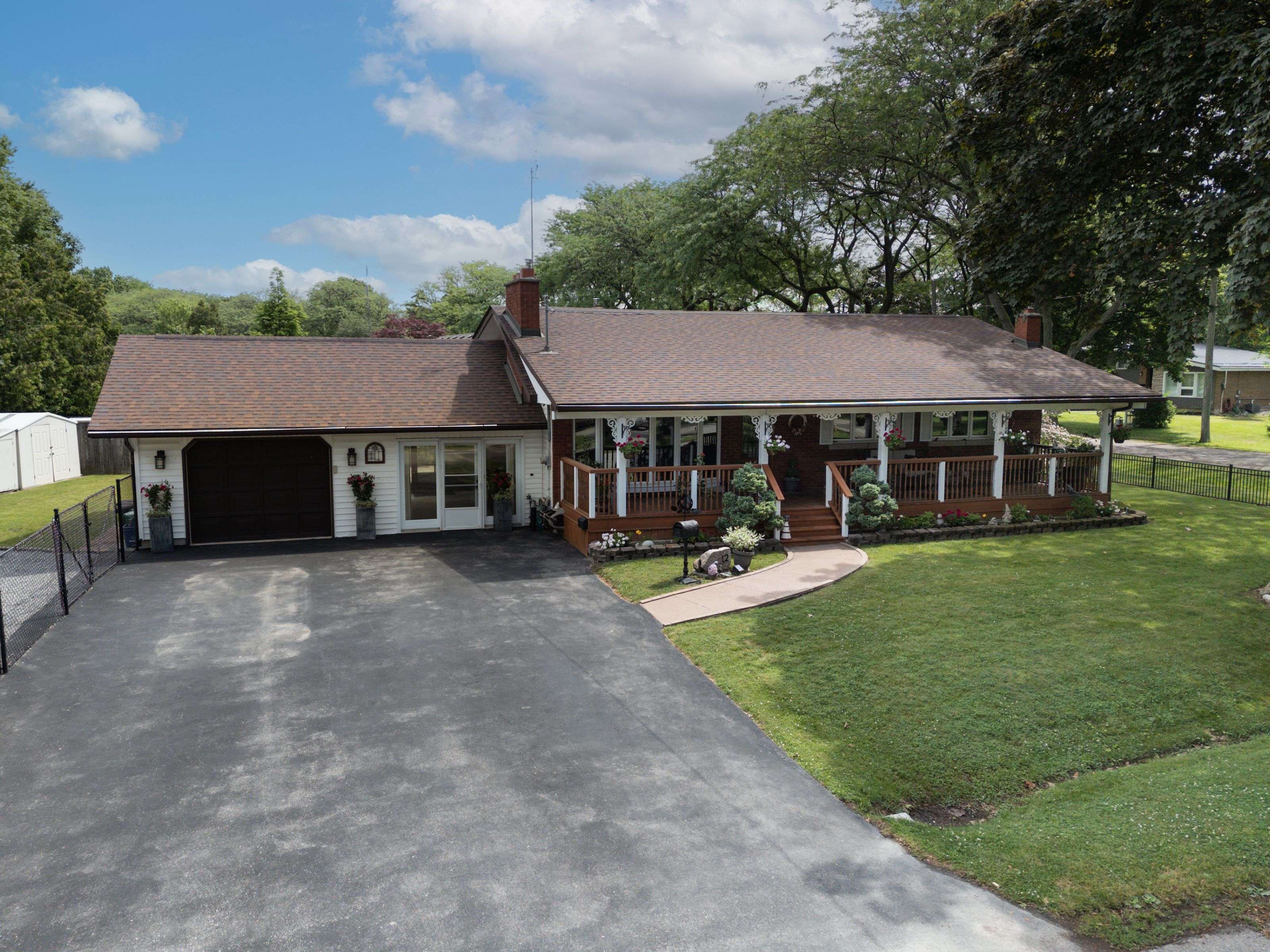 St. Catharines, ON L2N 3R6,12 AQUADALE DR