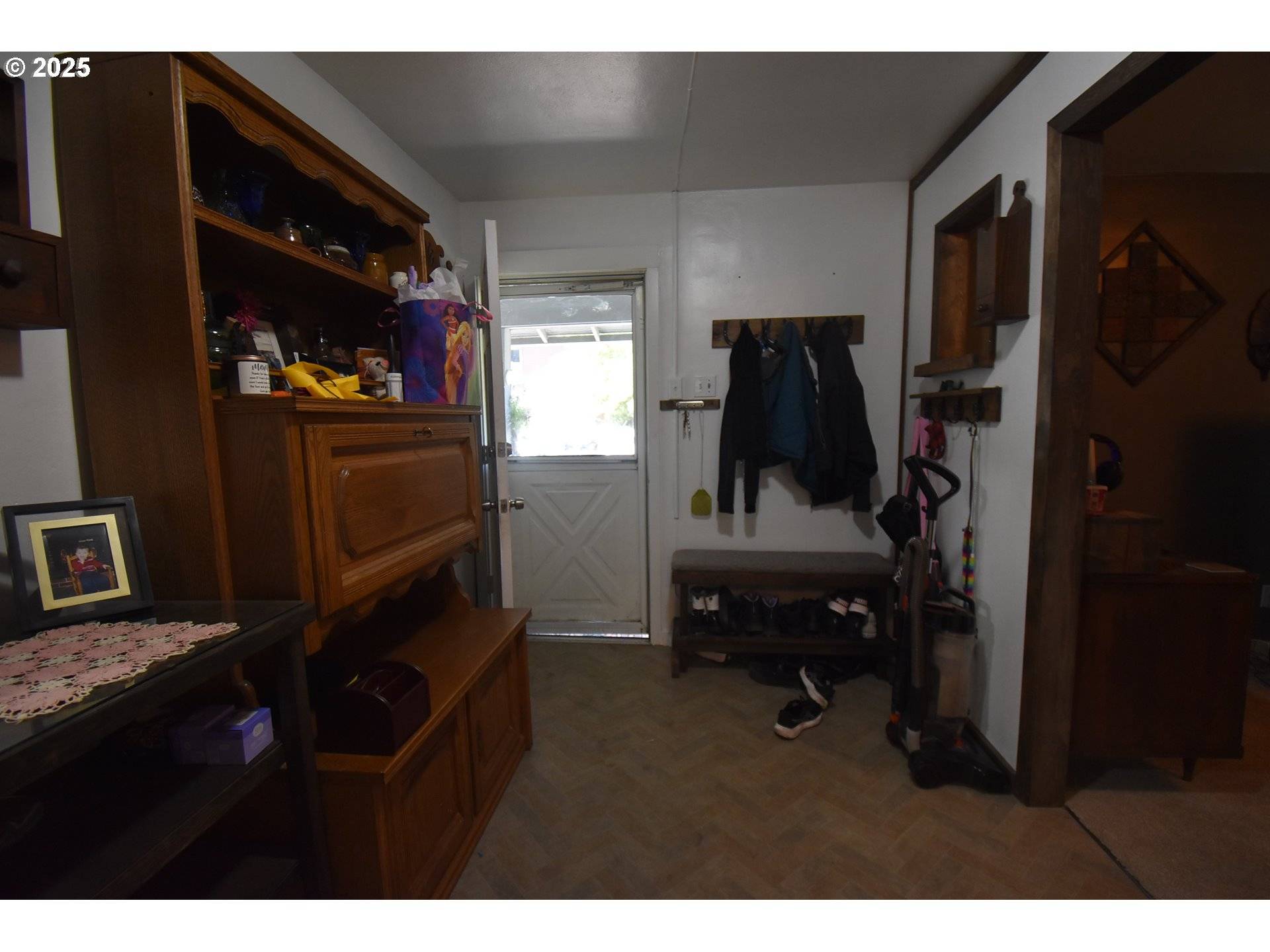 The Dalles, OR 97058,309 W 7TH ST