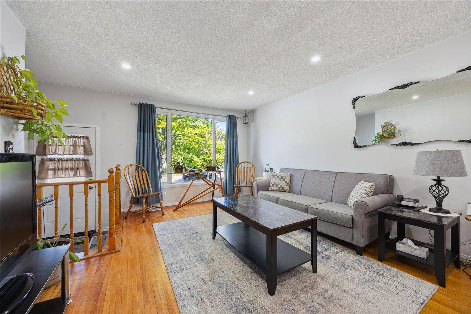 Whitby, ON L1N 1Z3,304 Rosedale DR
