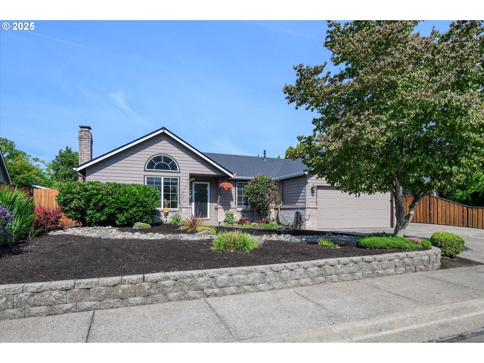 Eugene, OR 97401,870 SHERATON DR