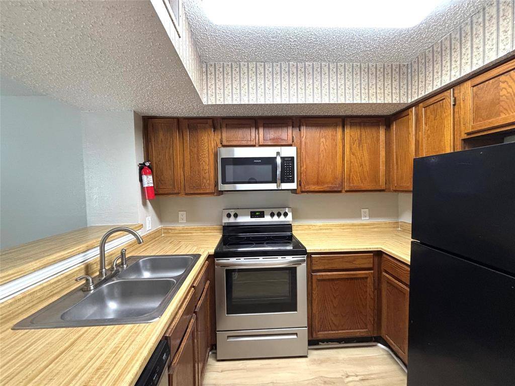 Dallas, TX 75243,9833 Walnut Street #101