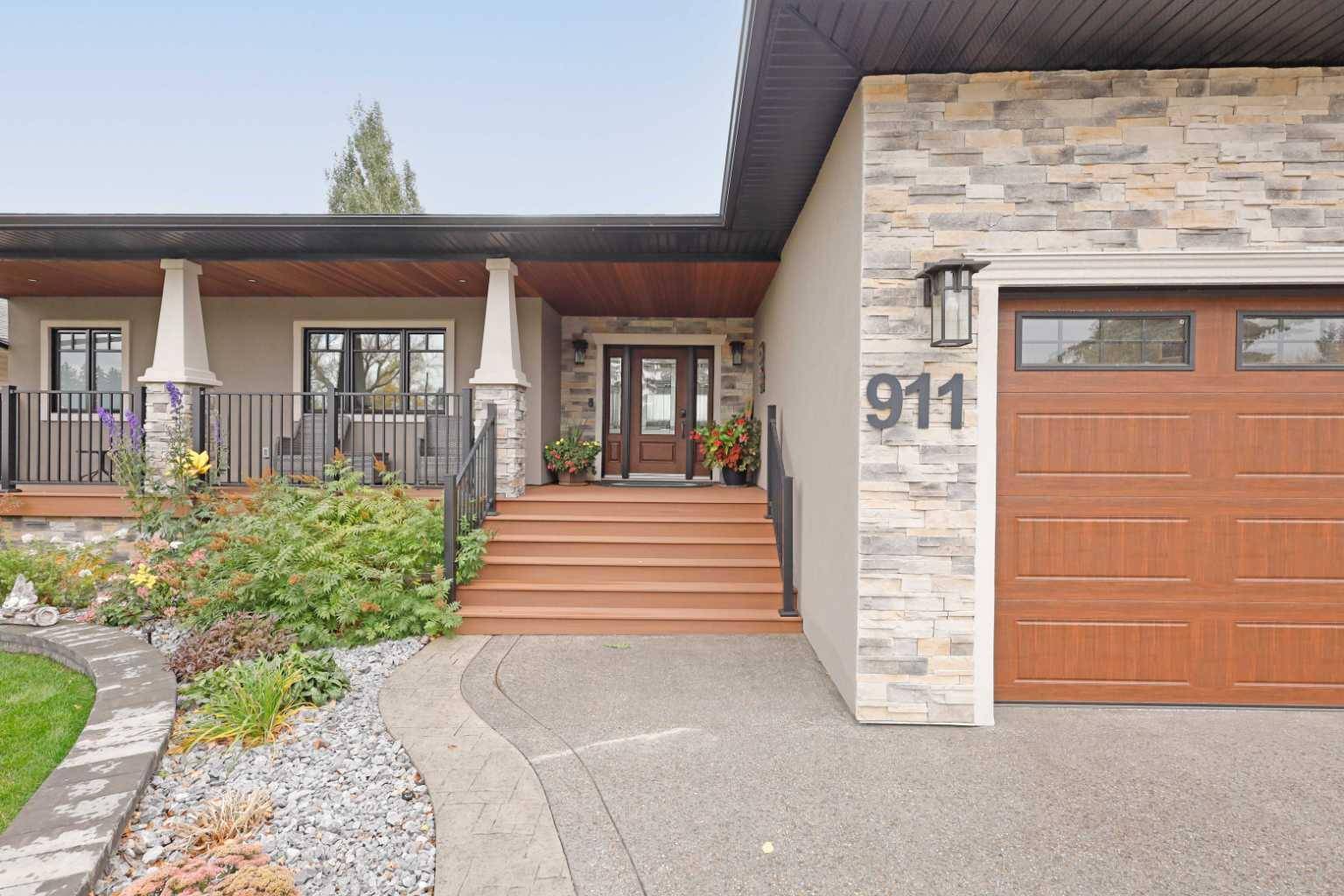 Brooks, AB T1R0B7,911 2 AVE W