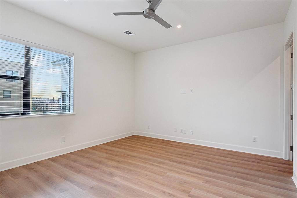 Dallas, TX 75215,1901 S Harwood Street #307
