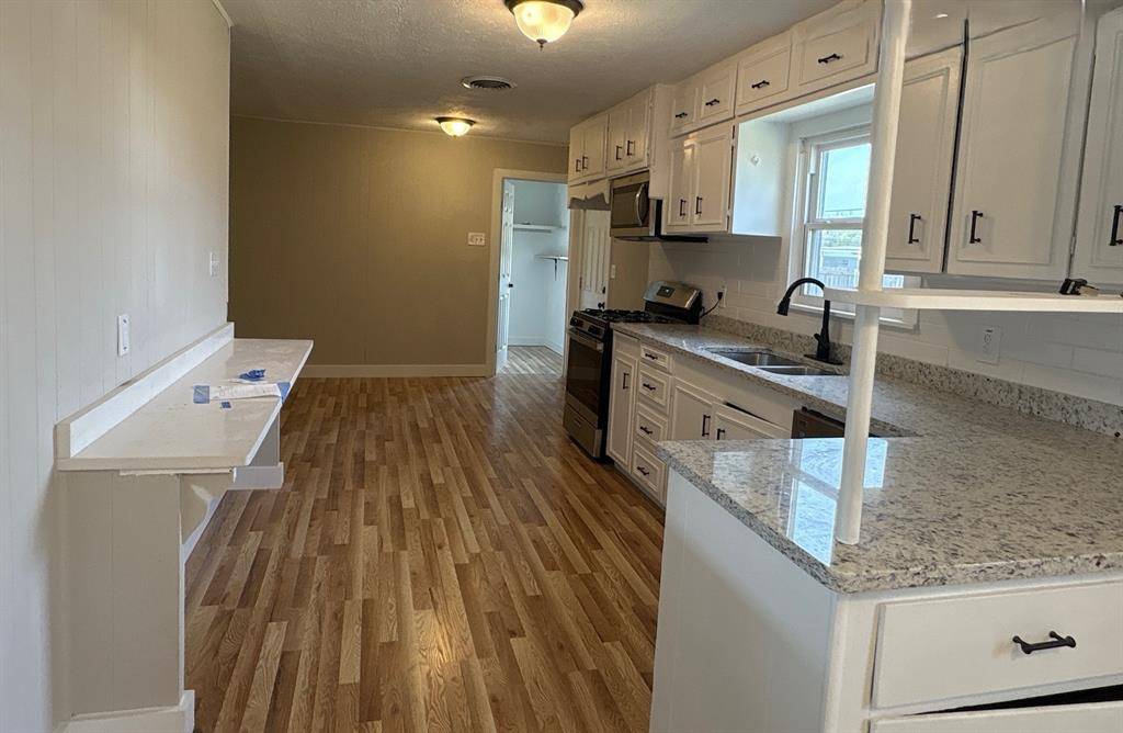 Knox City, TX 79529,300 NE 2ND Street