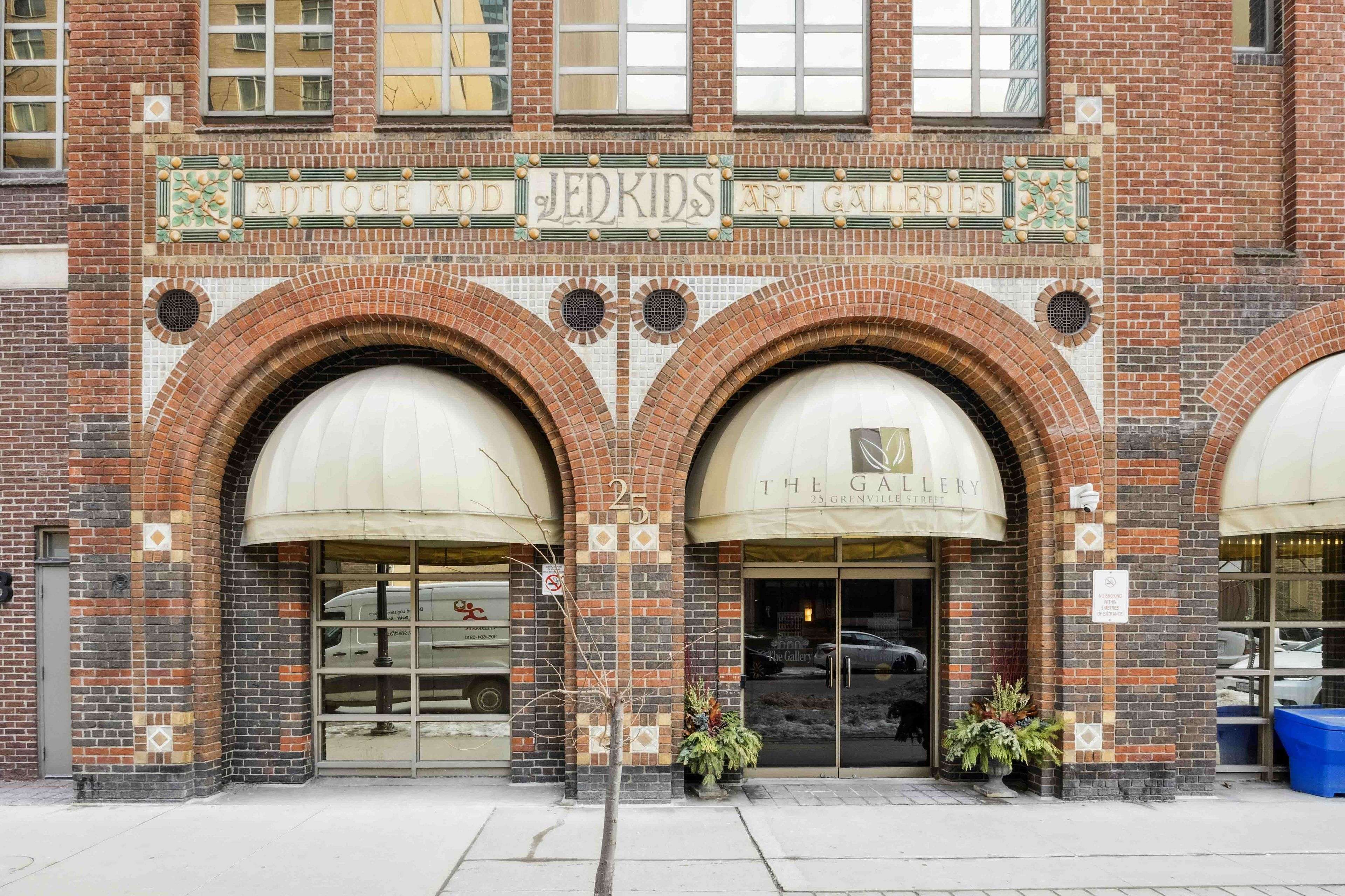 Toronto C01, ON M4Y 2X5,25 Grenville ST #1802