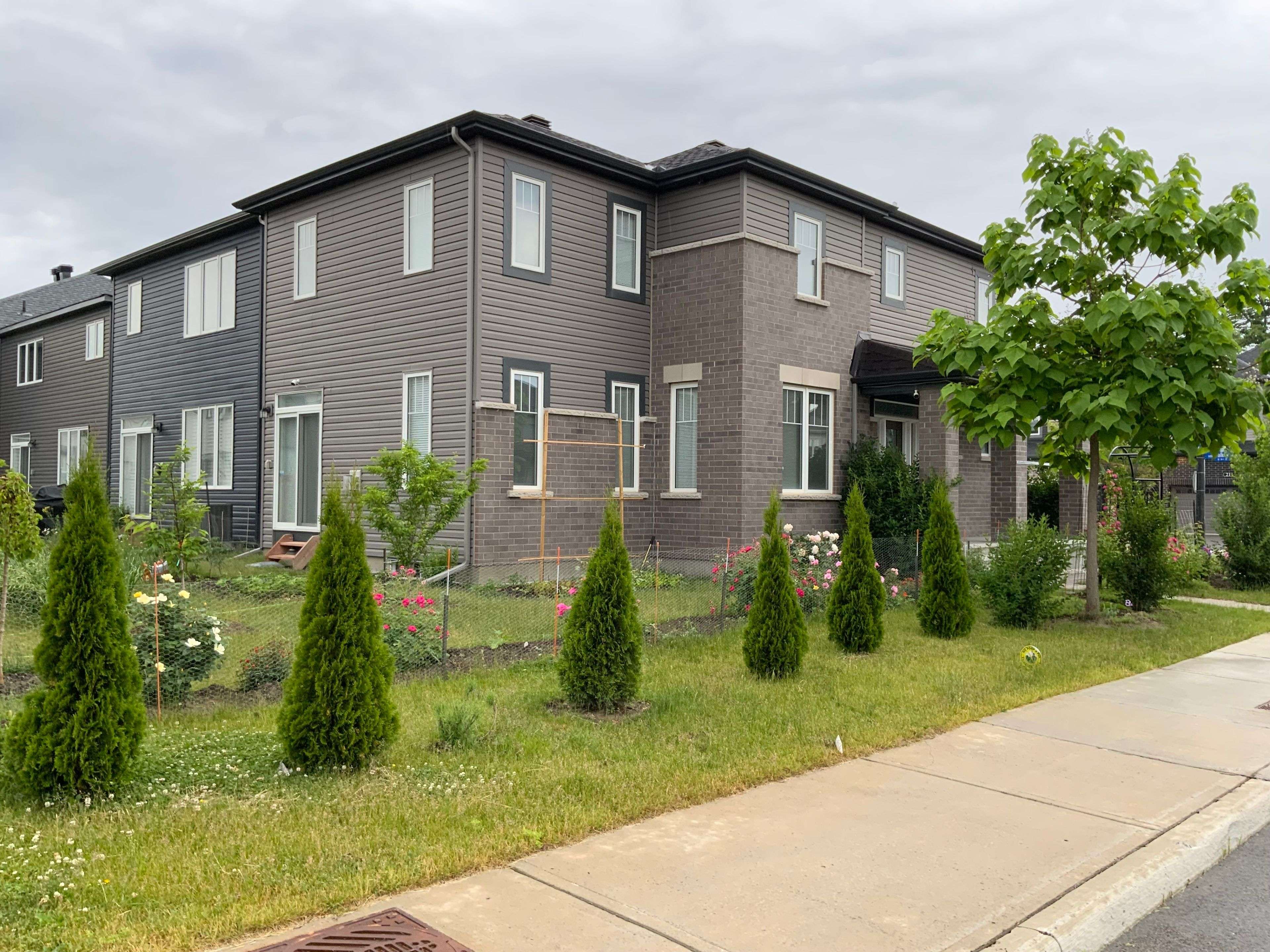 Barrhaven, ON K2J 6V5,22 Dalkey WAY