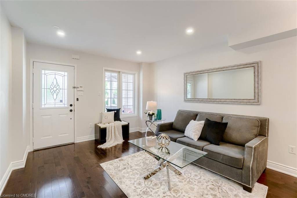 Milton, ON L9T 6J6,114 Gollins DR