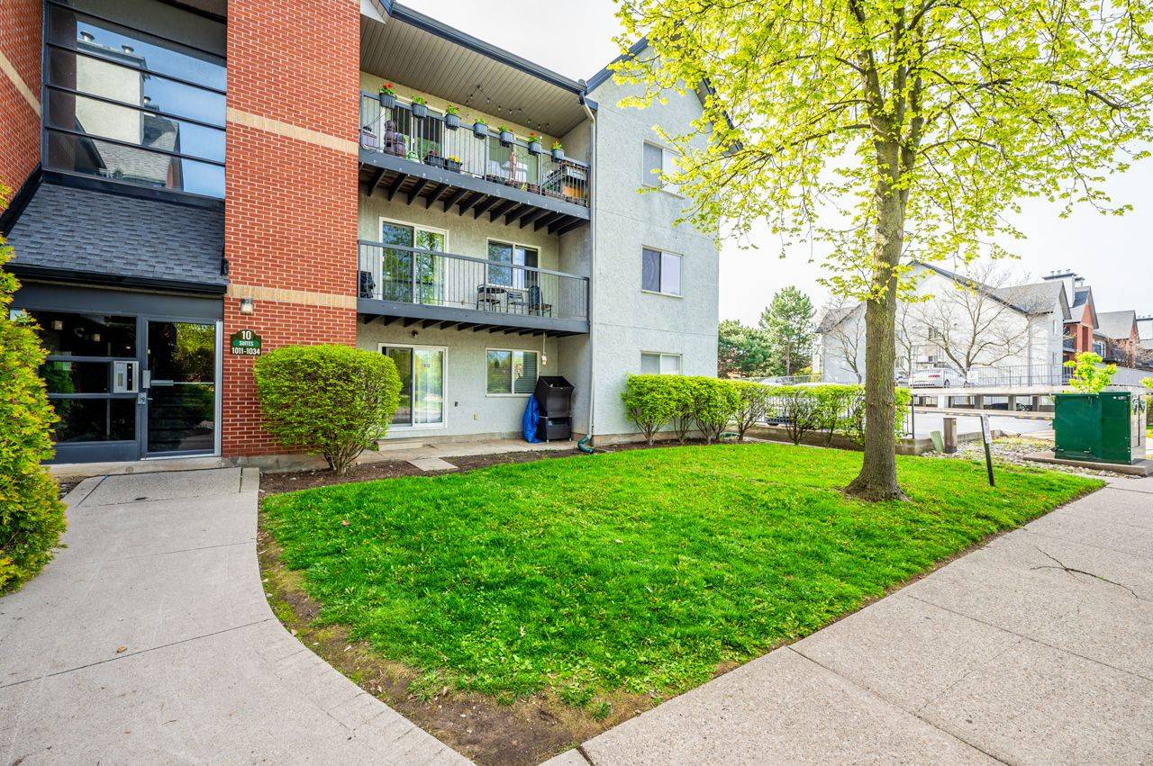 Oakville, ON L6M 2V7,1450 Glen Abbey Gate #1013