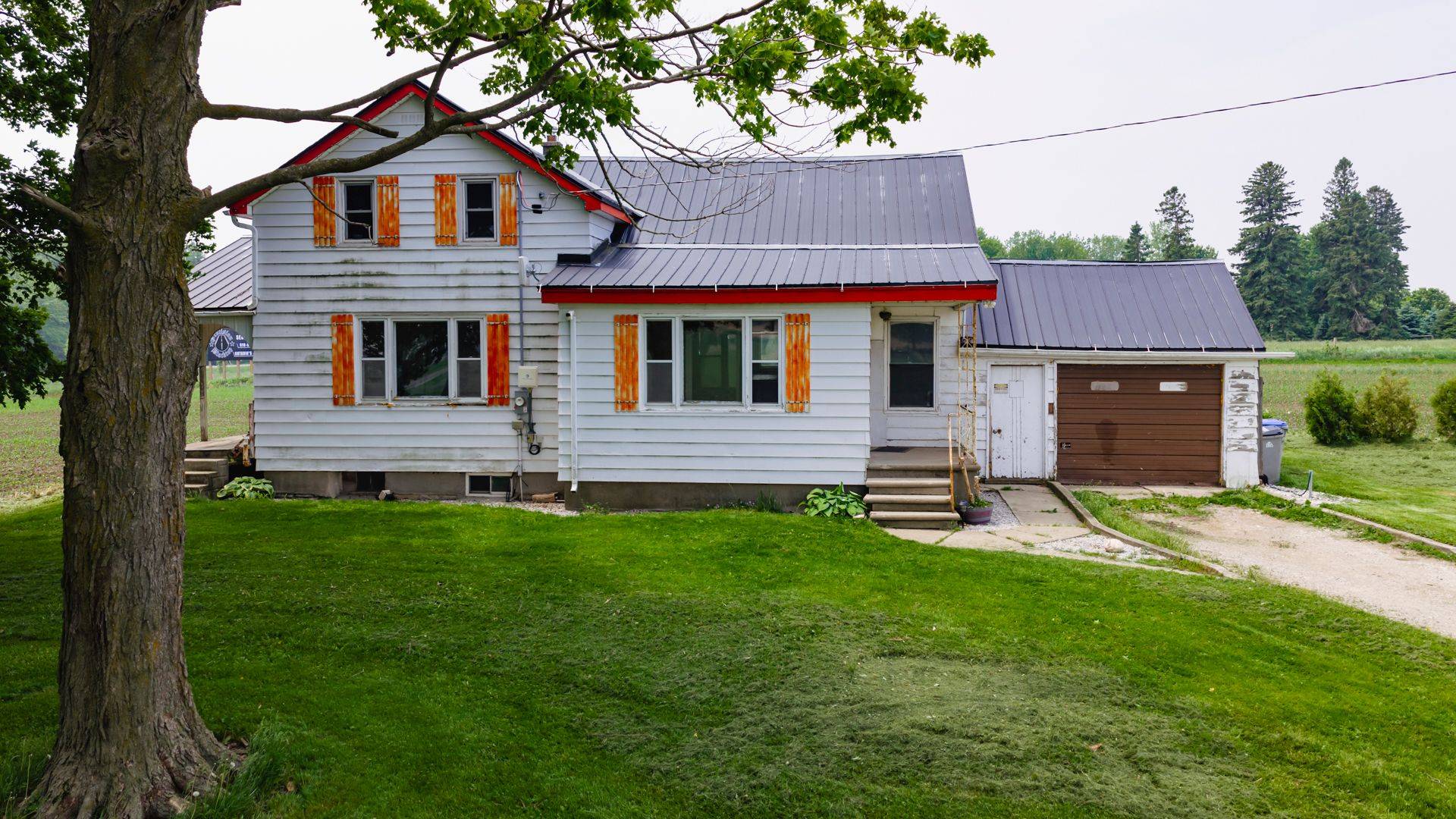 Perth South, ON N4X 1C6,17570 Elginfield RD