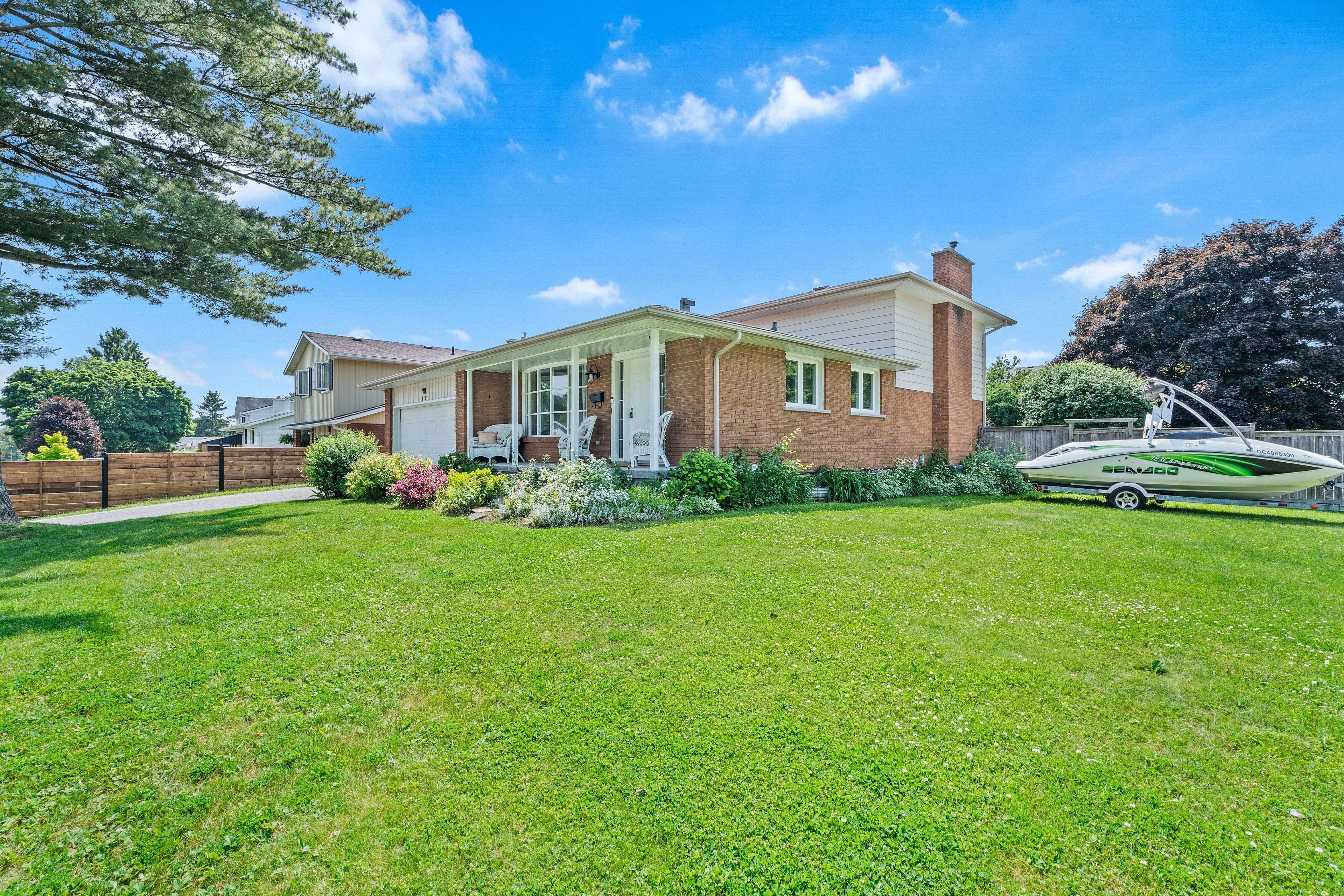 Kingston, ON K7M 5Z5,801 High Gate Park DR