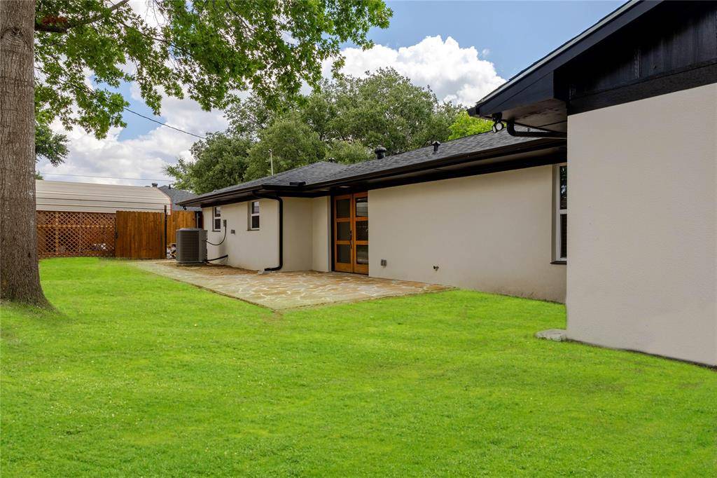Kaufman, TX 75142,1002 Royal Drive