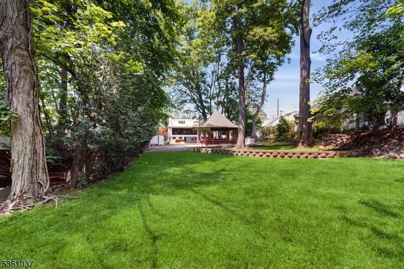 North Haledon Boro, NJ 07508,102 Overlook Ave