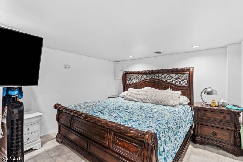 Union Twp., NJ 07083,587 Jesse Pl