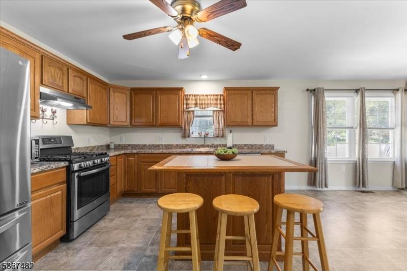 Oxford Twp., NJ 07863,116 Belvidere Ave.