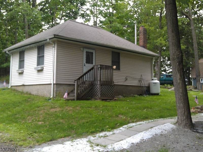 Hopatcong Boro, NJ 07843,2 Durban Ct
