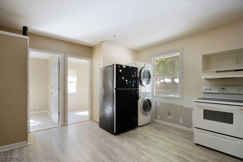 Hopatcong Boro, NJ 07843,2 Durban Ct