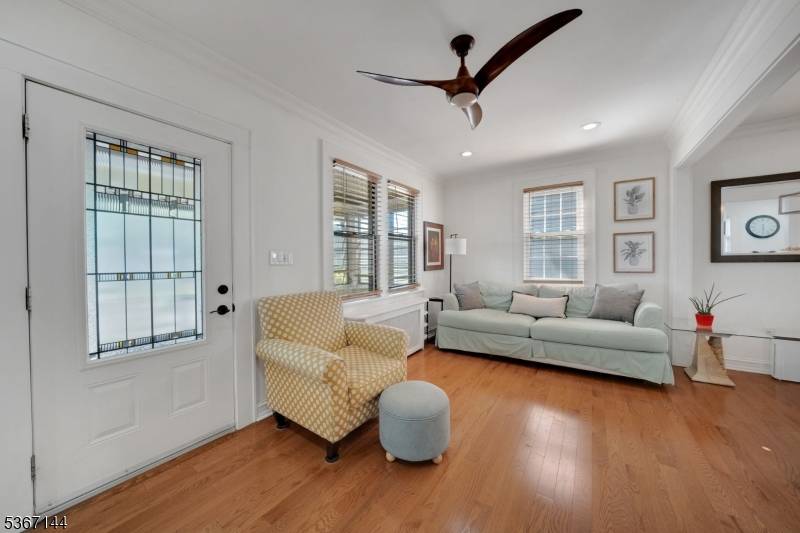 Lyndhurst Twp., NJ 07071,404 Forest Ave