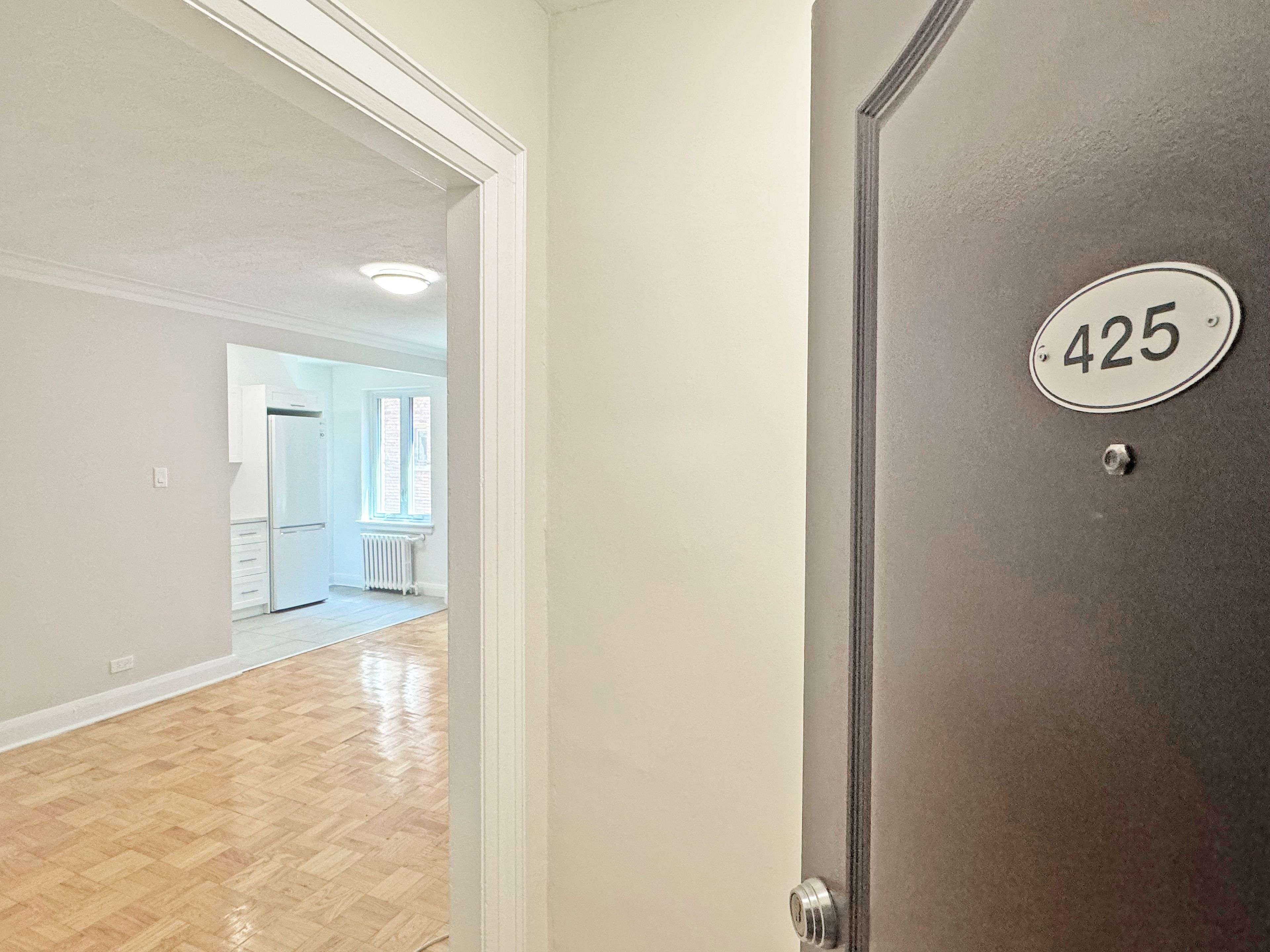 Toronto C02, ON M4V 2H5,398 Avenue RD #425