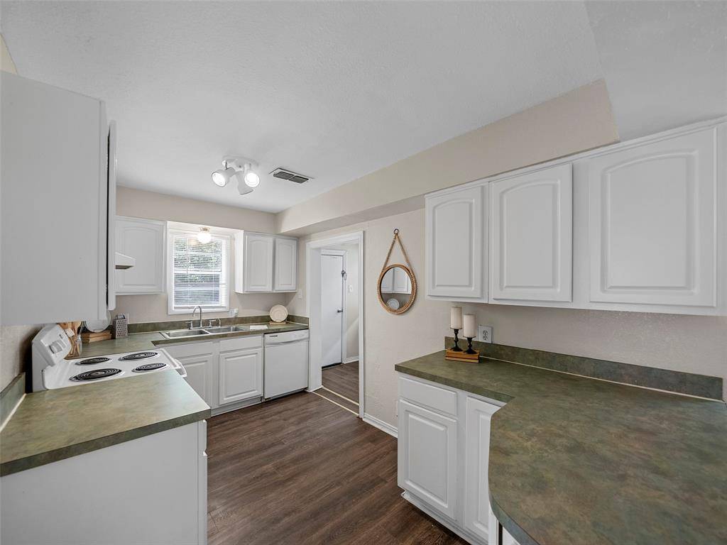 Denison, TX 75020,1227 W Walker Street