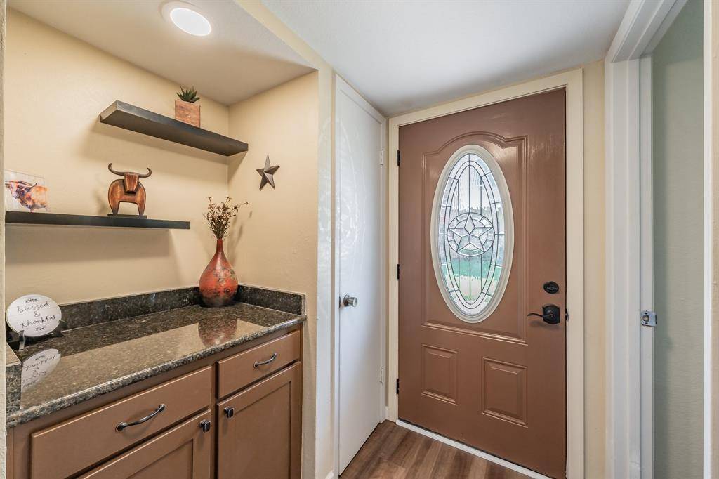Grapevine, TX 76051,1941 Shorewood Drive