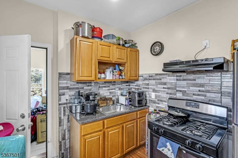 Irvington Twp., NJ 07111,122 Harper Ave