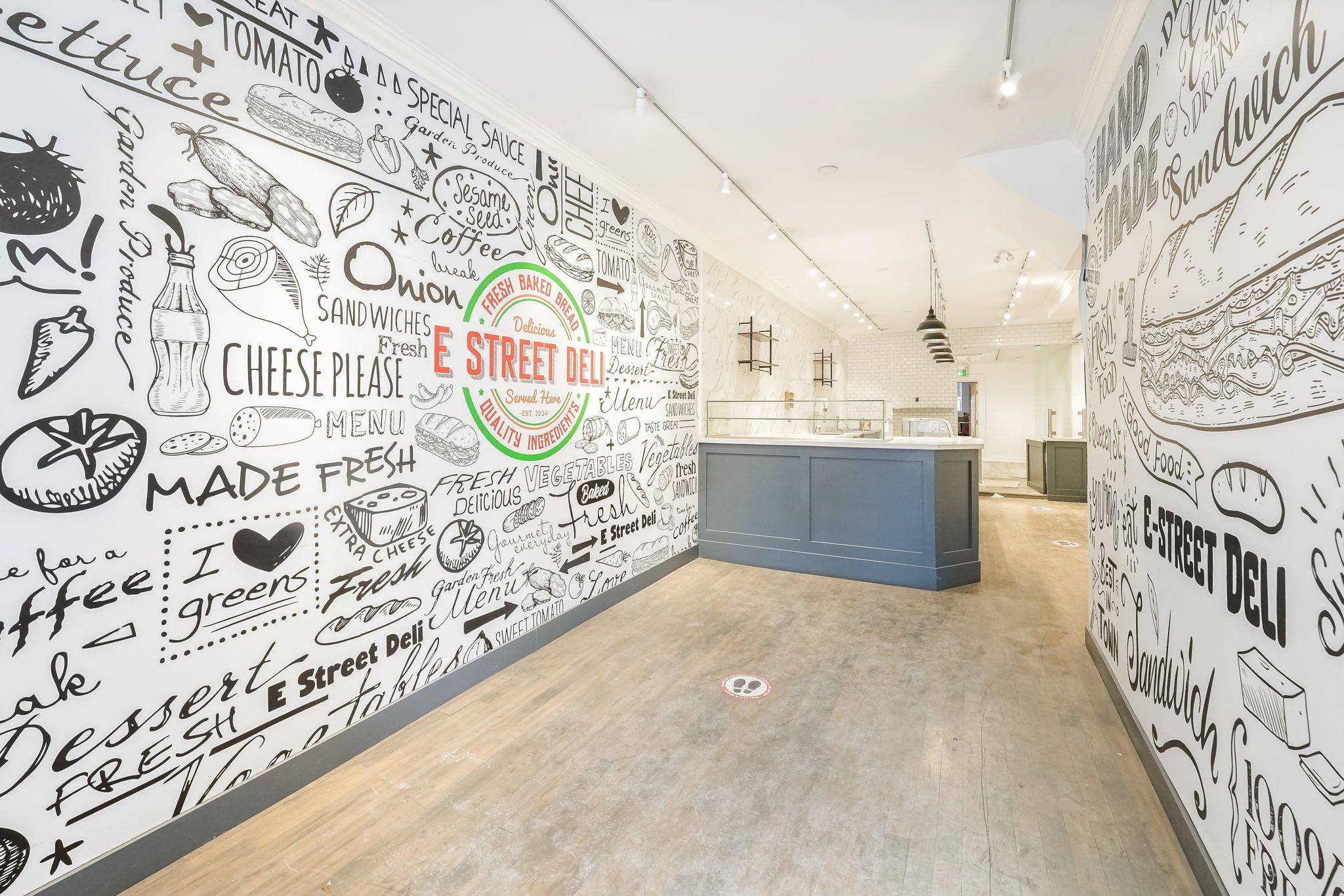 Toronto C01, ON M6J 1E5,654 Queen ST W