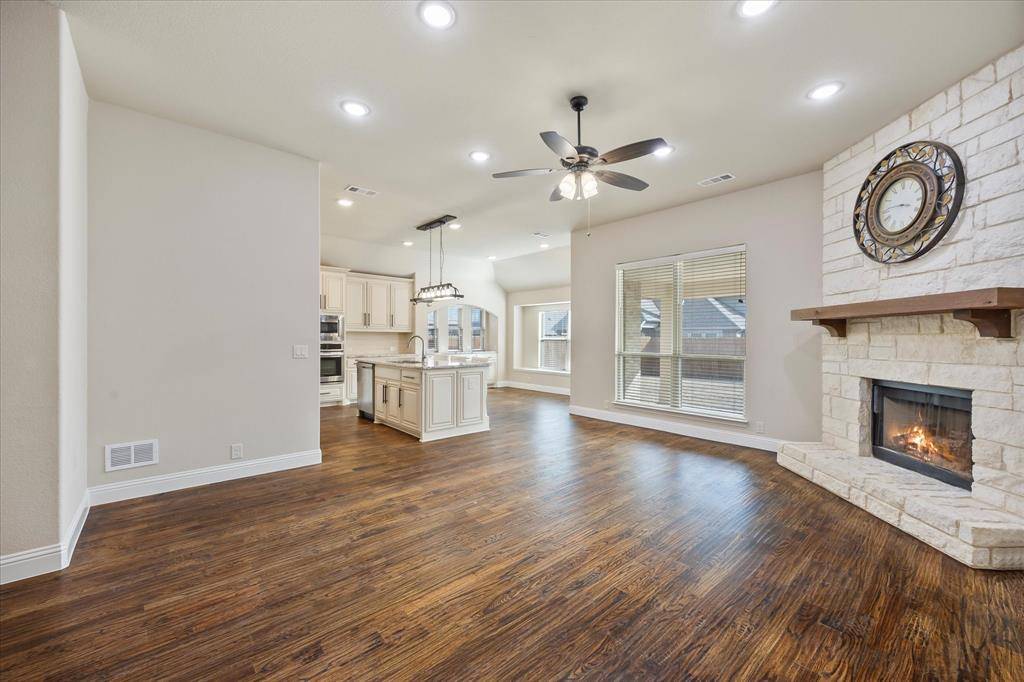 Forney, TX 75126,1621 Castleford Drive
