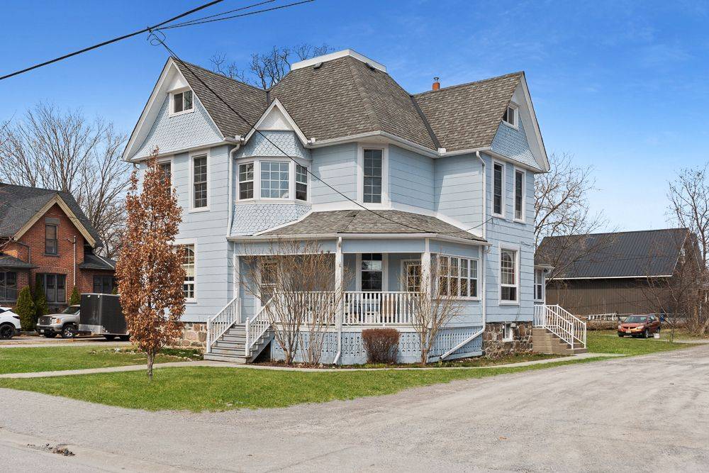 Kawartha Lakes, ON K0M 1N0,18 Oak ST