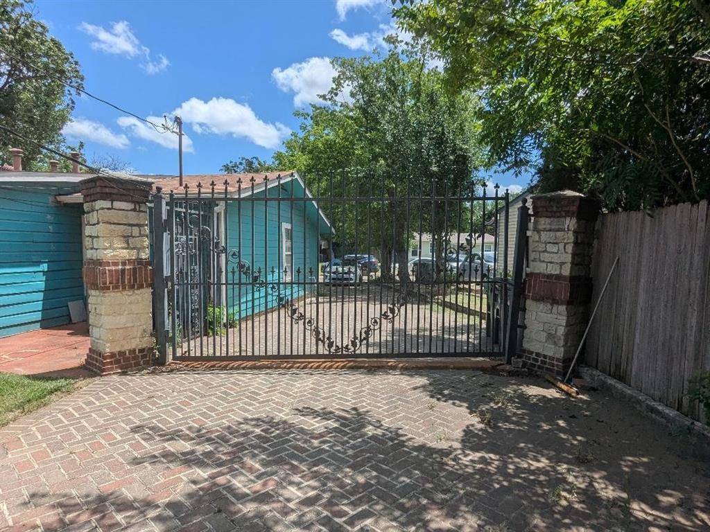 Arlington, TX 76010,900 Aleta Street