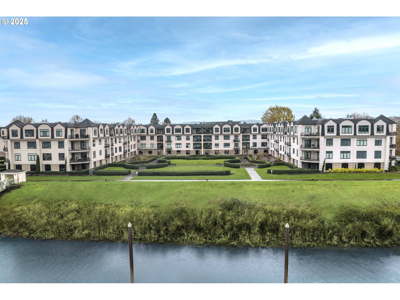 Portland, OR 97217,707 N HAYDEN ISLAND DR #413