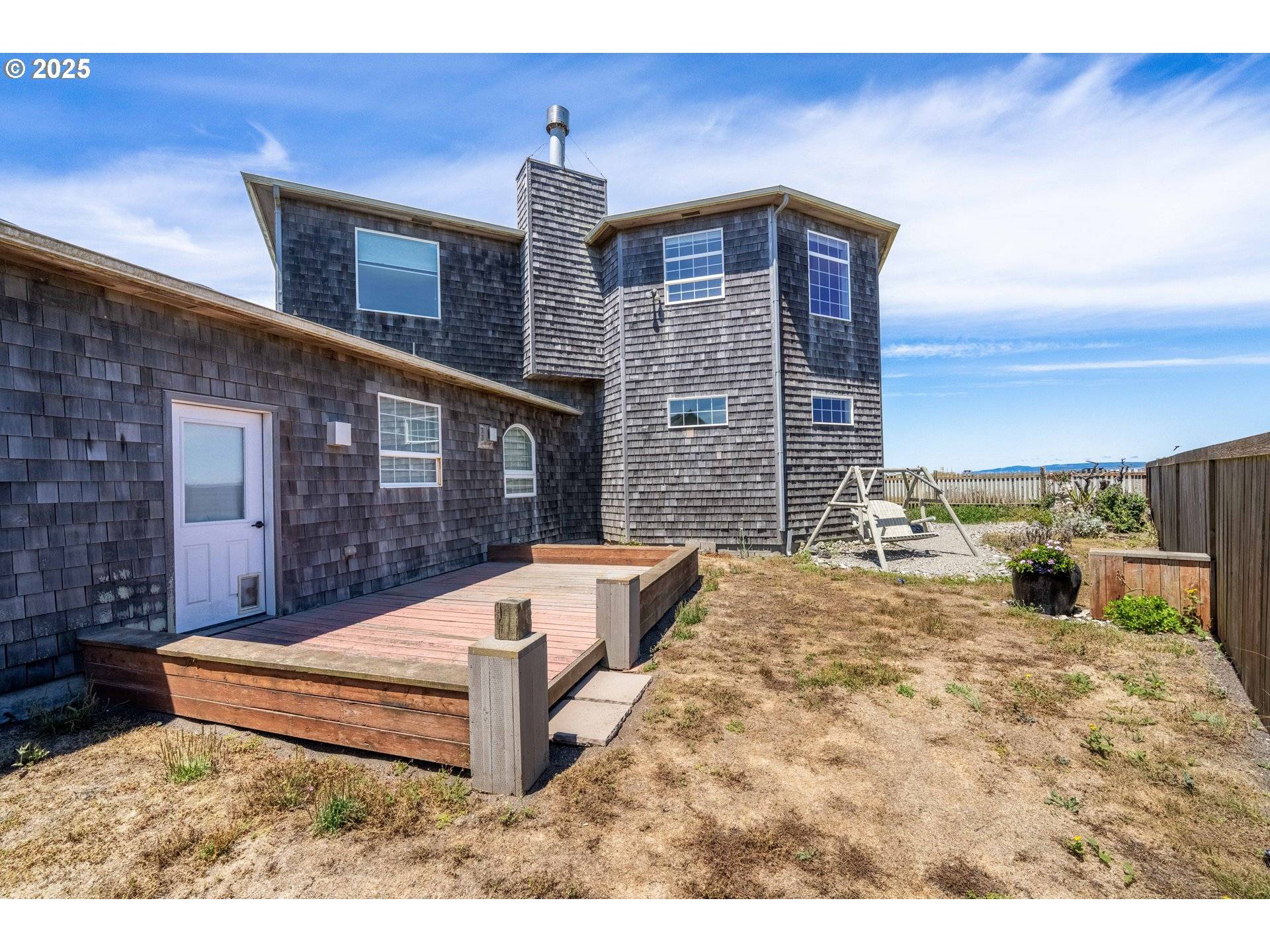 Bandon, OR 97411,323 SW MADISON AVE