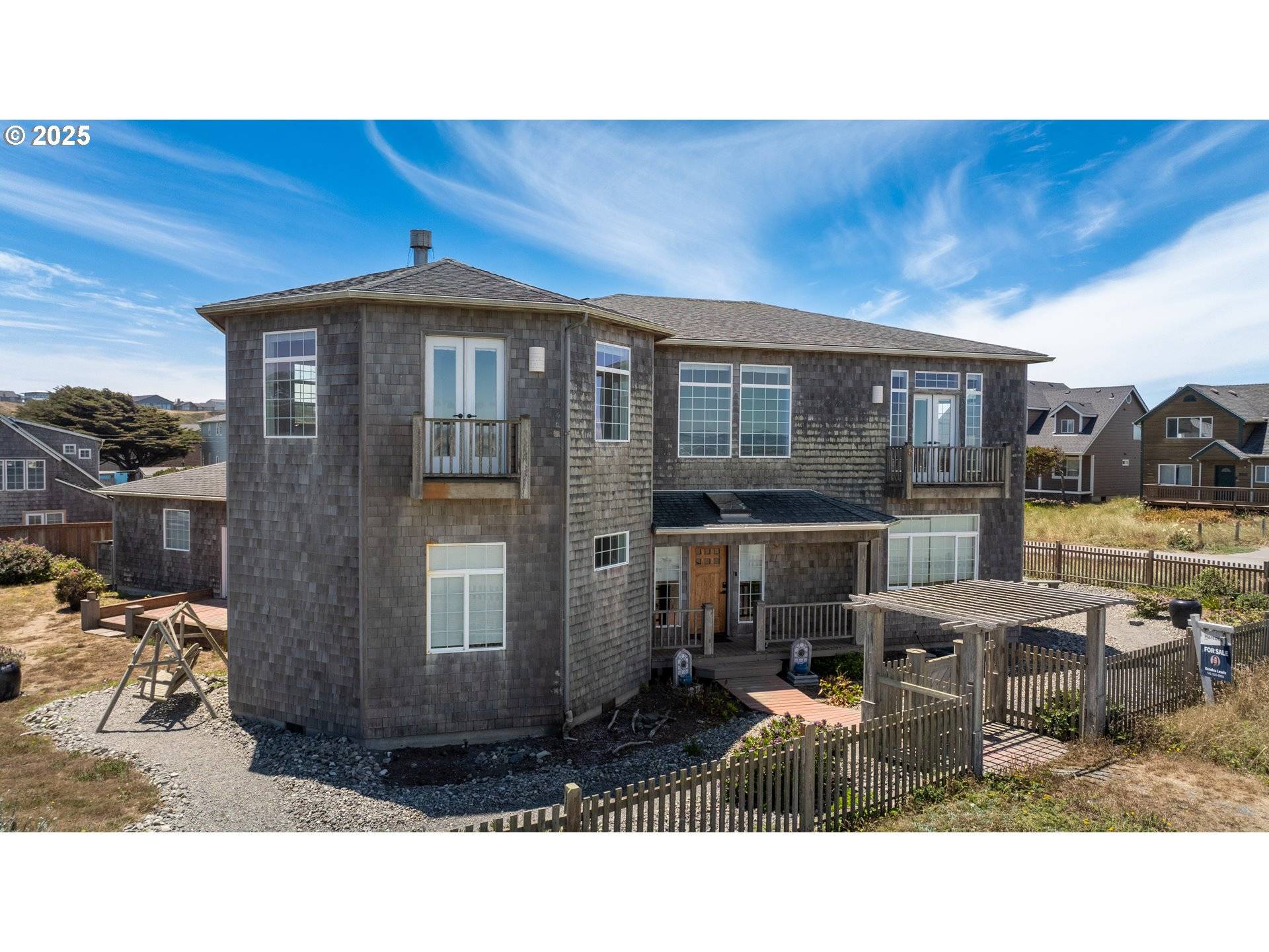 Bandon, OR 97411,323 SW MADISON AVE