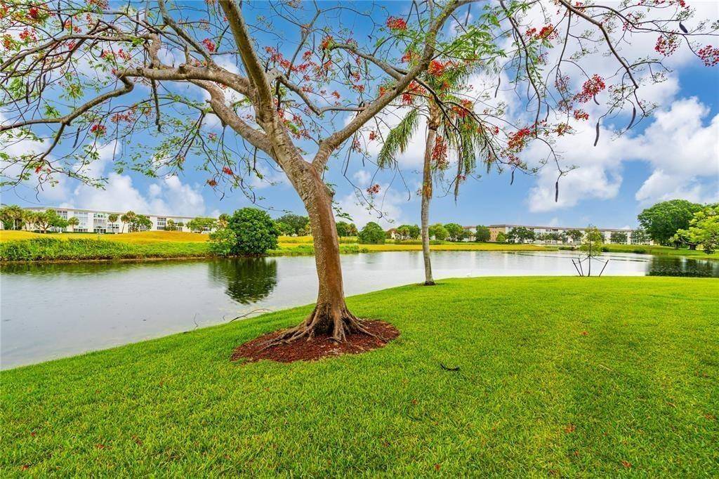 Coconut Creek, FL 33066,2905 Victoria Place #E4