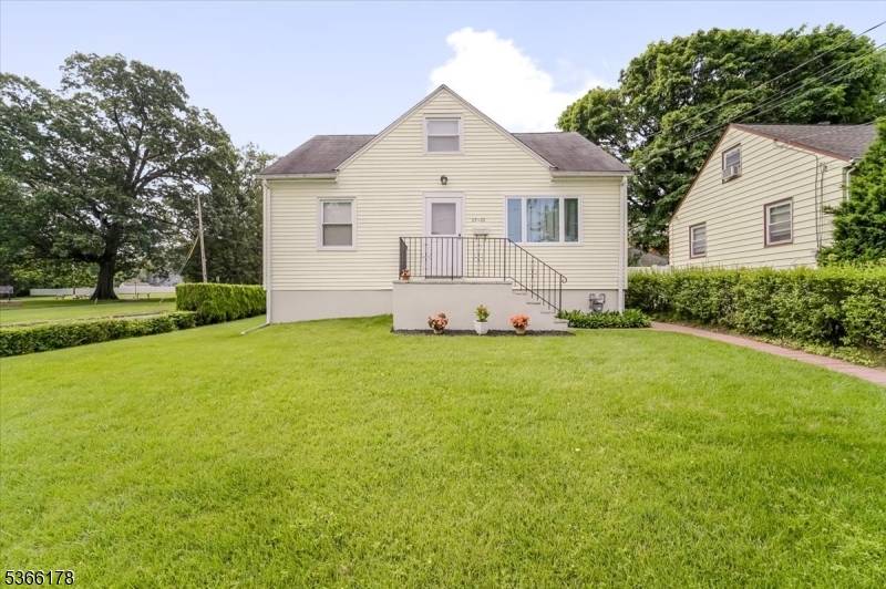 Fair Lawn Boro, NJ 07410,27-20 Kipp St