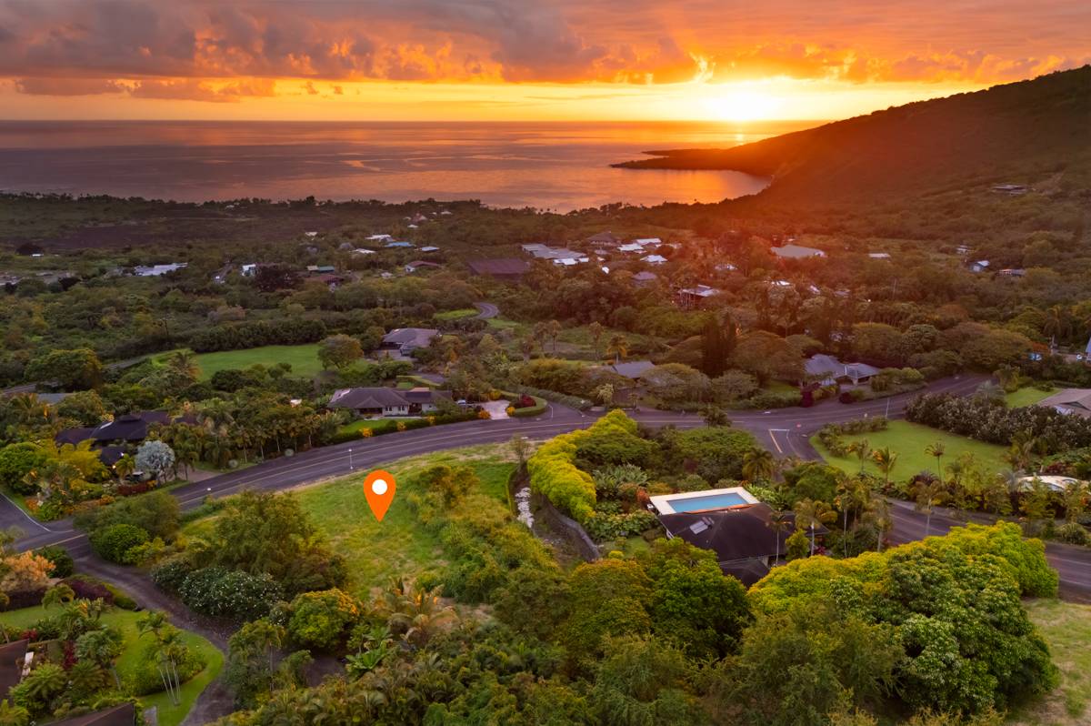 Kealakekua, HI 96750