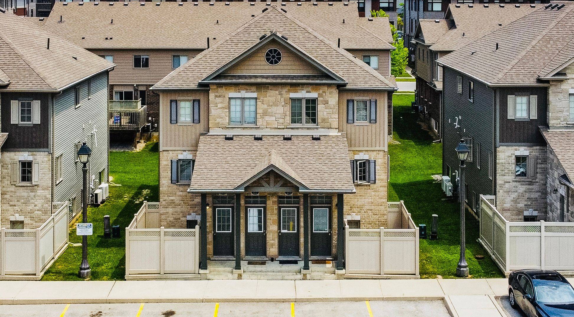 London South, ON N6L 0C7,3200 Singleton AVE #24