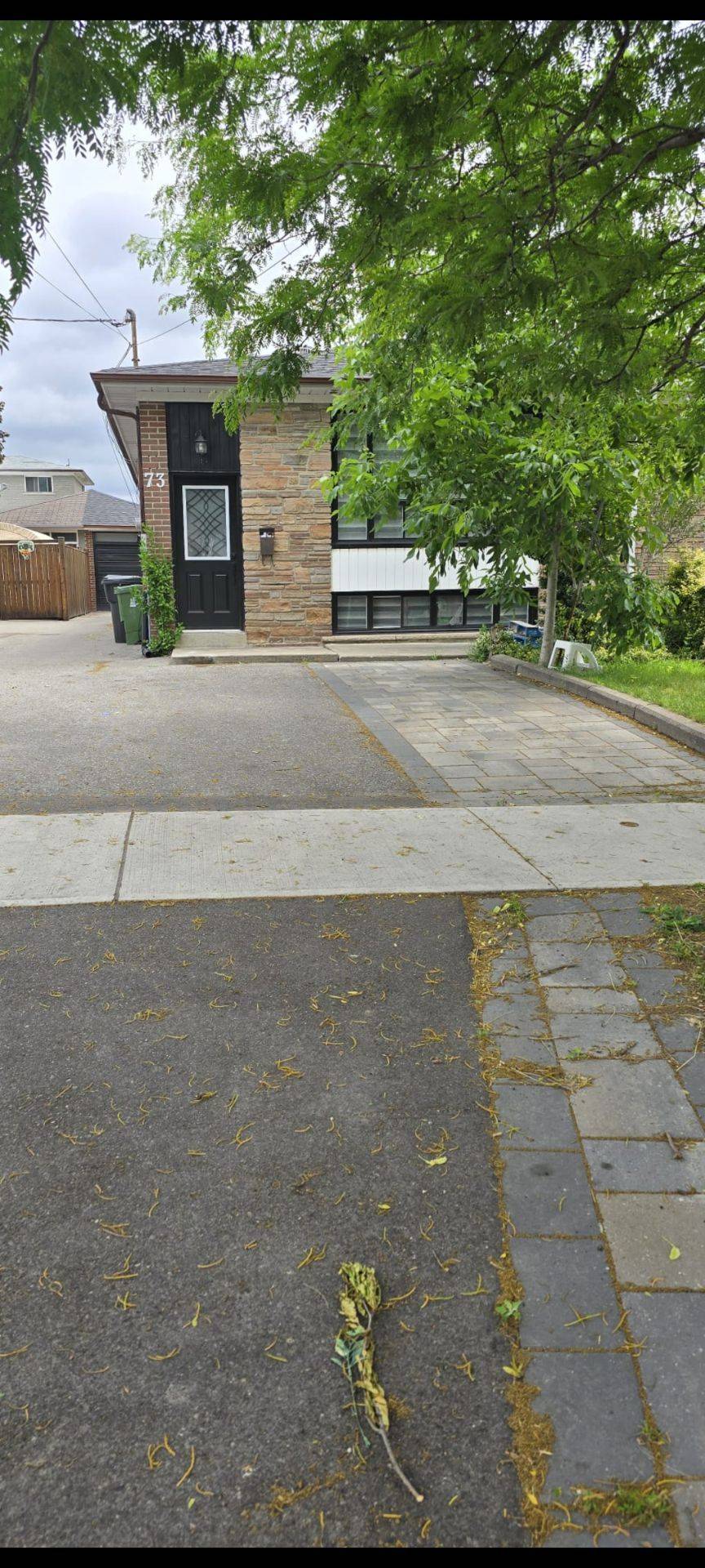 Toronto W05, ON M9L 2G7,73 Seacliff BLVD