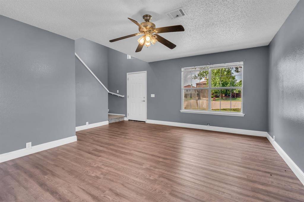Denton, TX 76210,901 Greenbend Drive