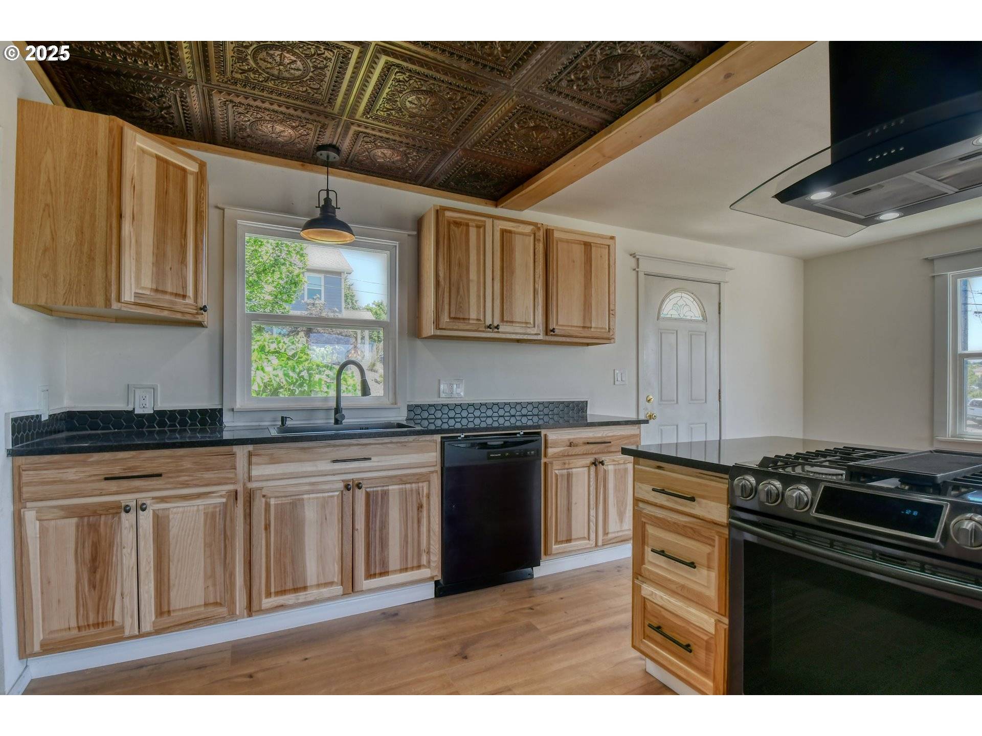 Pendleton, OR 97801,501 NW 6TH ST
