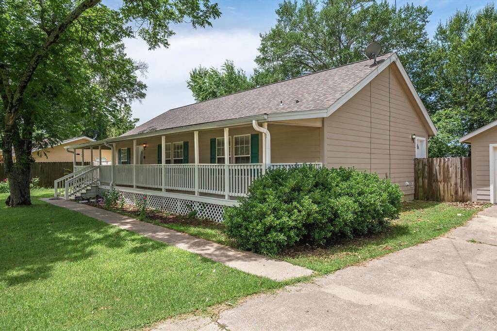 Van, TX 75790,149 N Oak Street