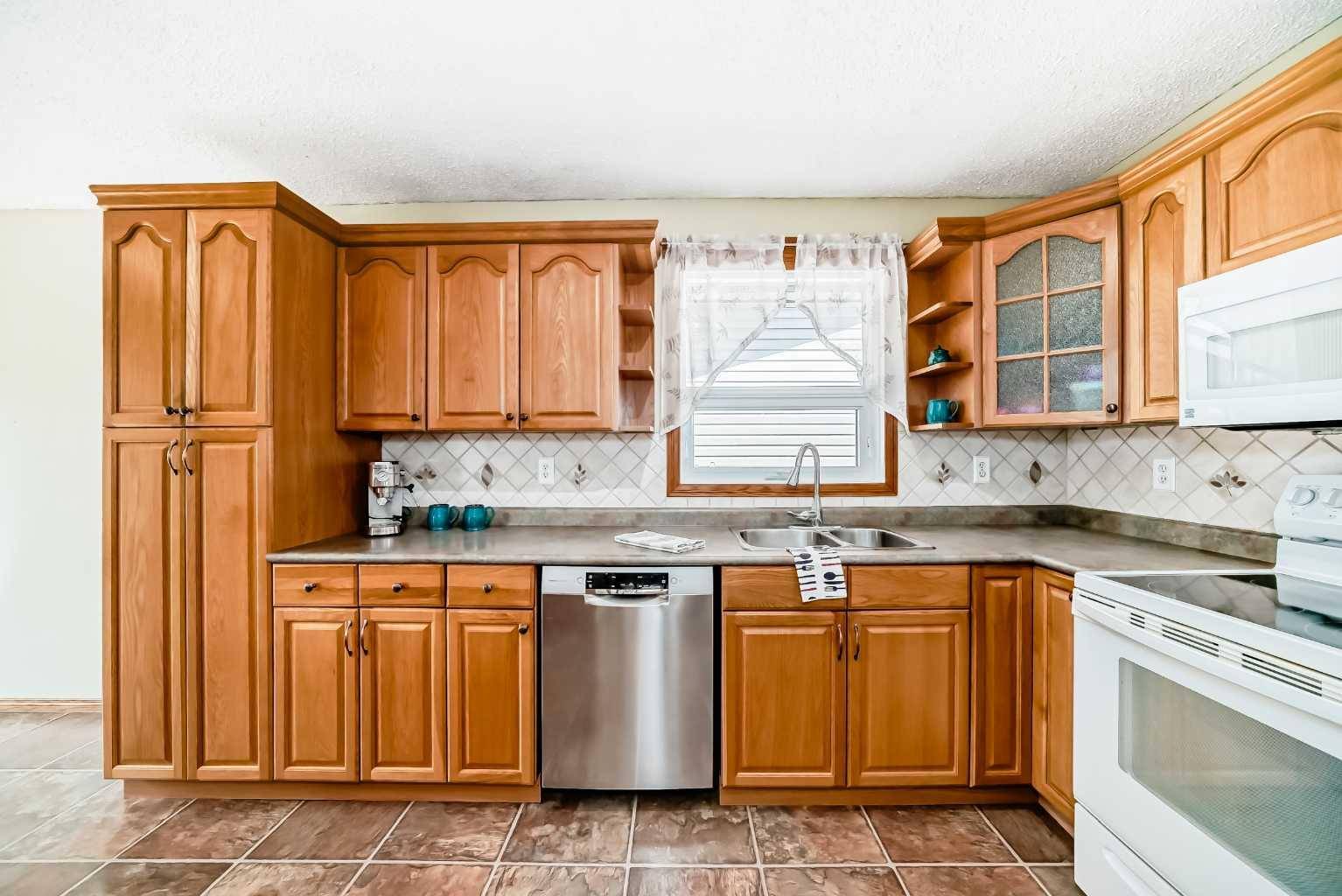 Airdrie, AB T4A 1A2,440 Big Springs DR SE