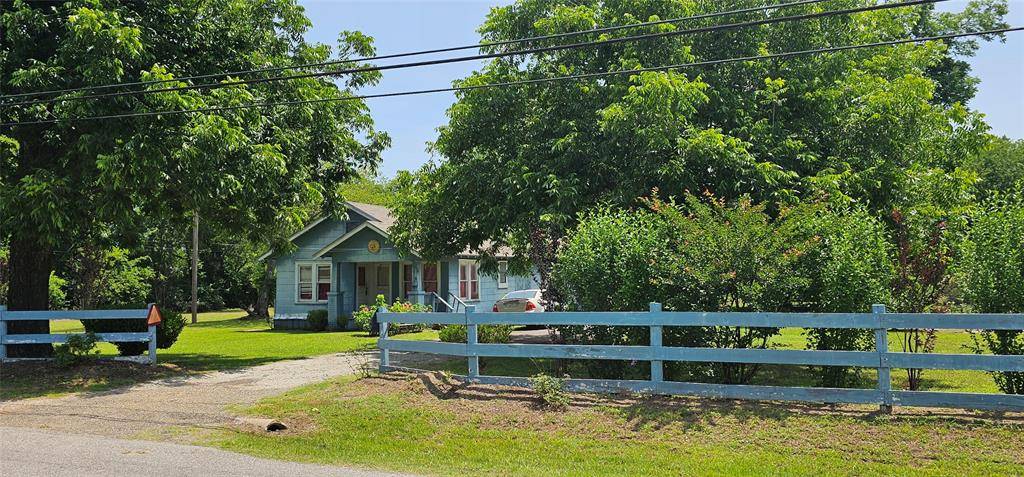 Grand Saline, TX 75140,812 N Waldrip Street