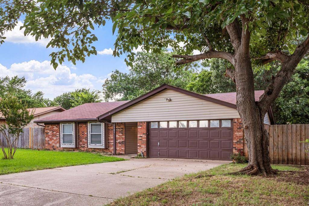 Grapevine, TX 76051,1507 Cimarron Trail