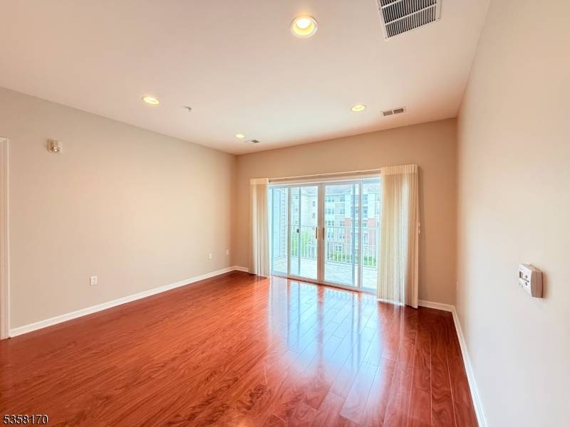 Wanaque Boro, NJ 07465,10314 Warrens Way