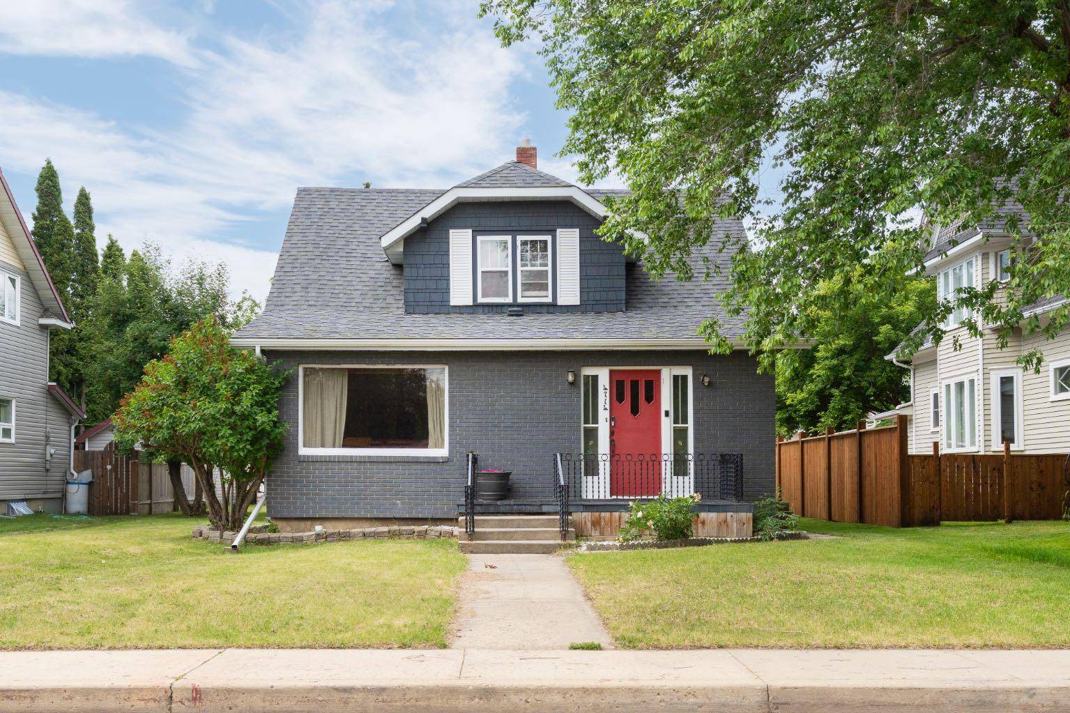 Camrose, AB T4V1L3,4714 48 ST