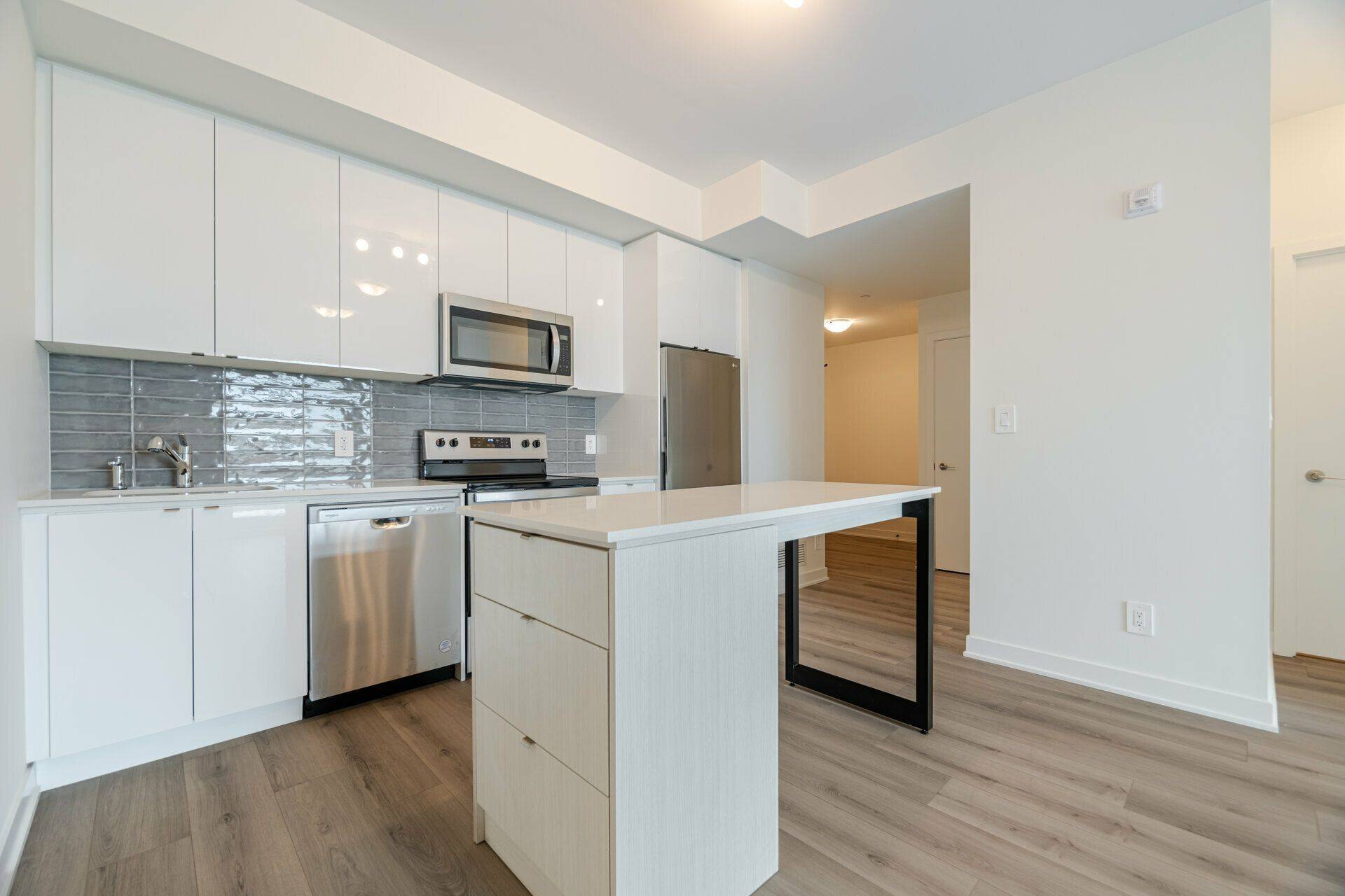 Milton, ON L9T 2X5,1440 Clarriage CT #307