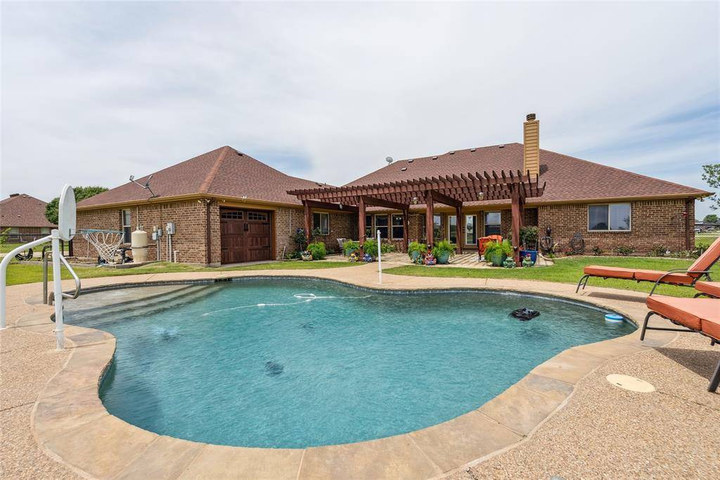Sanger, TX 76266,6733 Mustang Trail