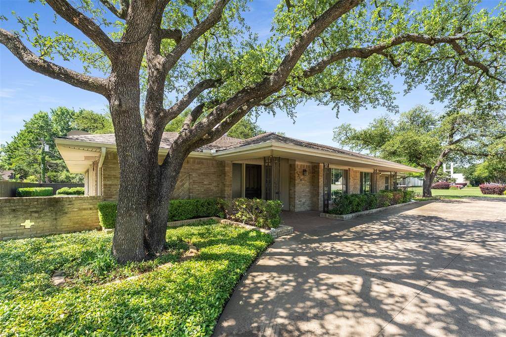 Dallas, TX 75229,4214 Walnut Hill Lane
