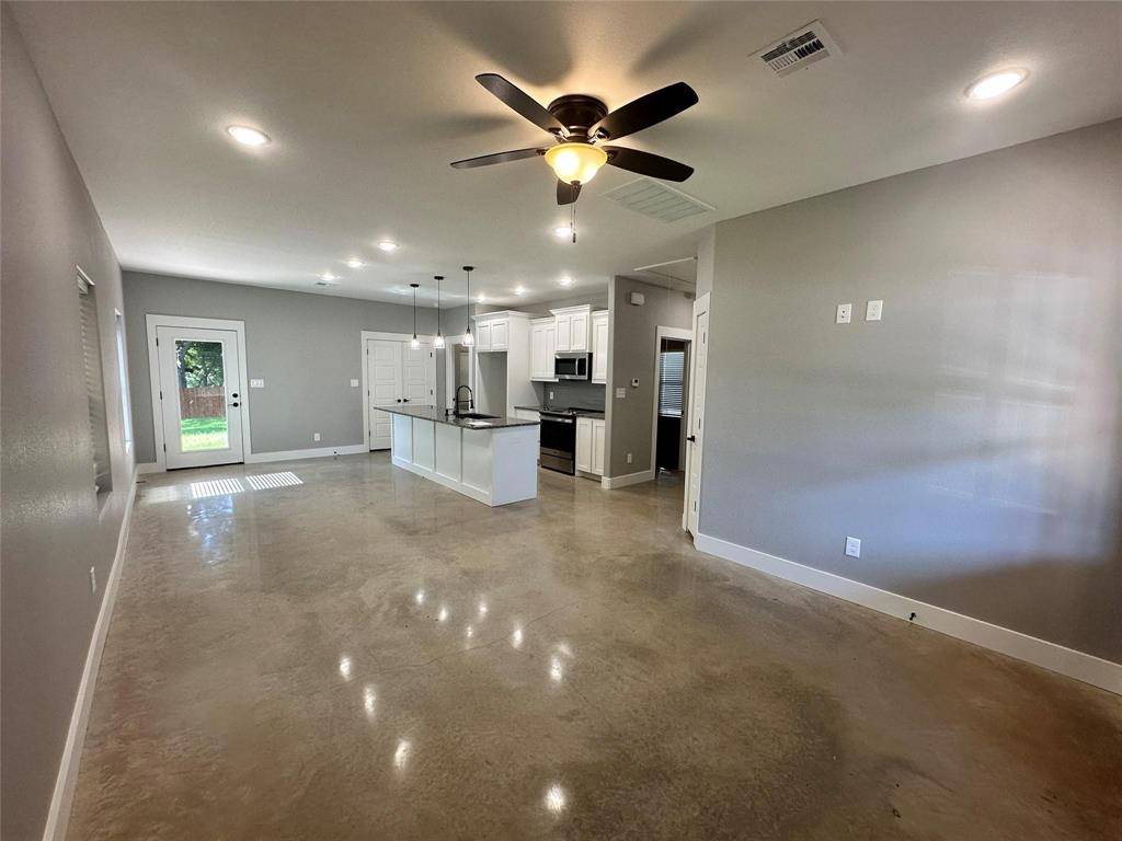 Denison, TX 75021,116 E Harrison Street